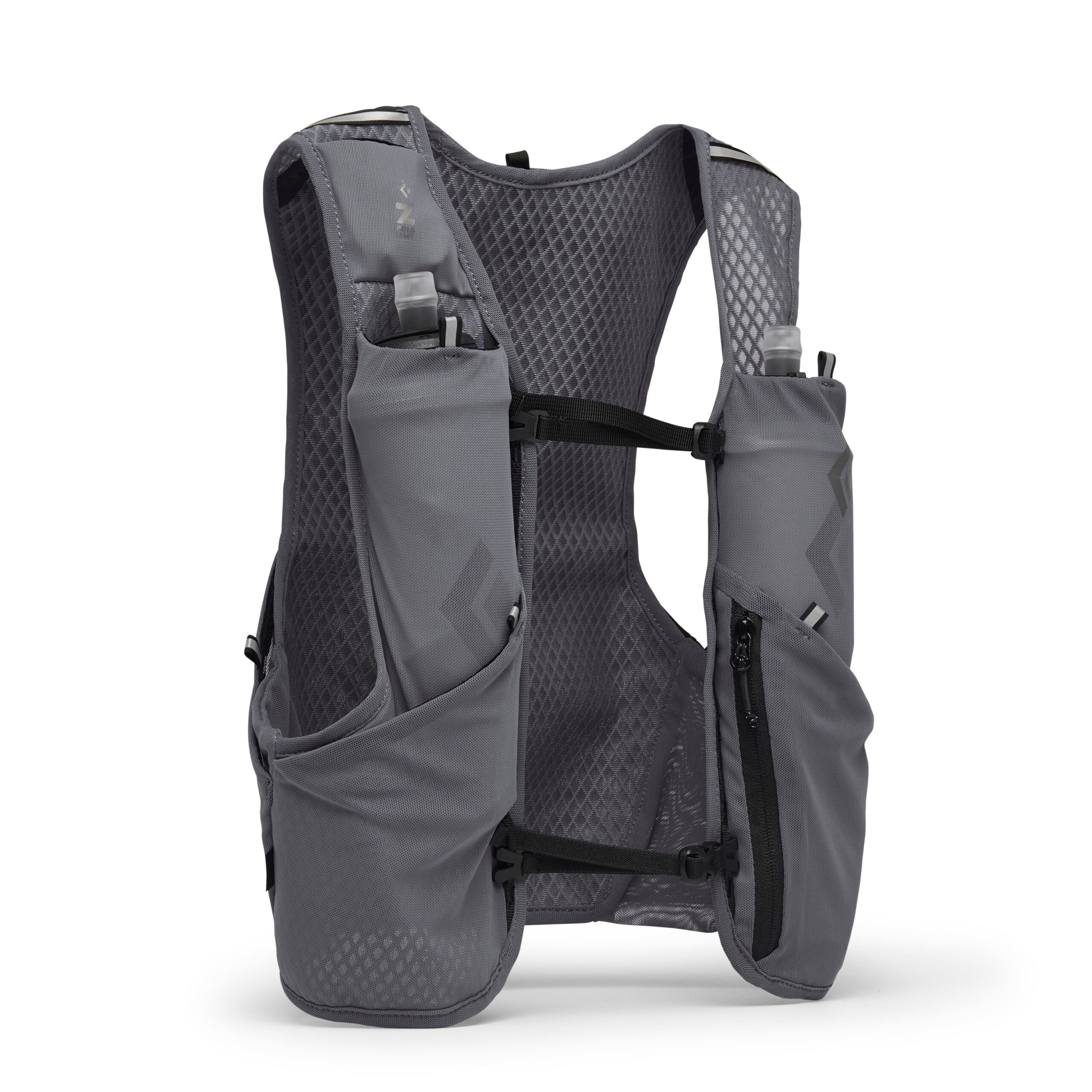 680030_0003_DISTANCE_4_HYDRATION_VEST_Carbon_01